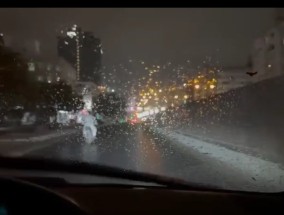 小雨给卡拉奇的几个地区带来了愉快的缓解